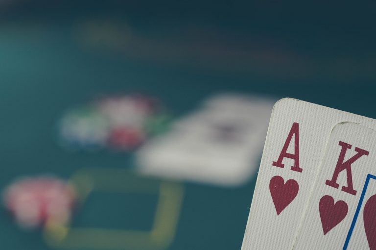 Bluffing In Online Poker