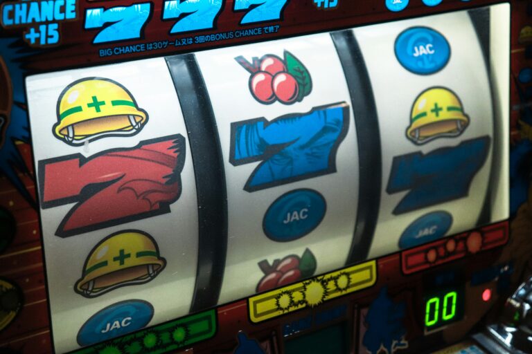 Progressive Slots Unveiled: Chasing the Online Million-Dollar Dream